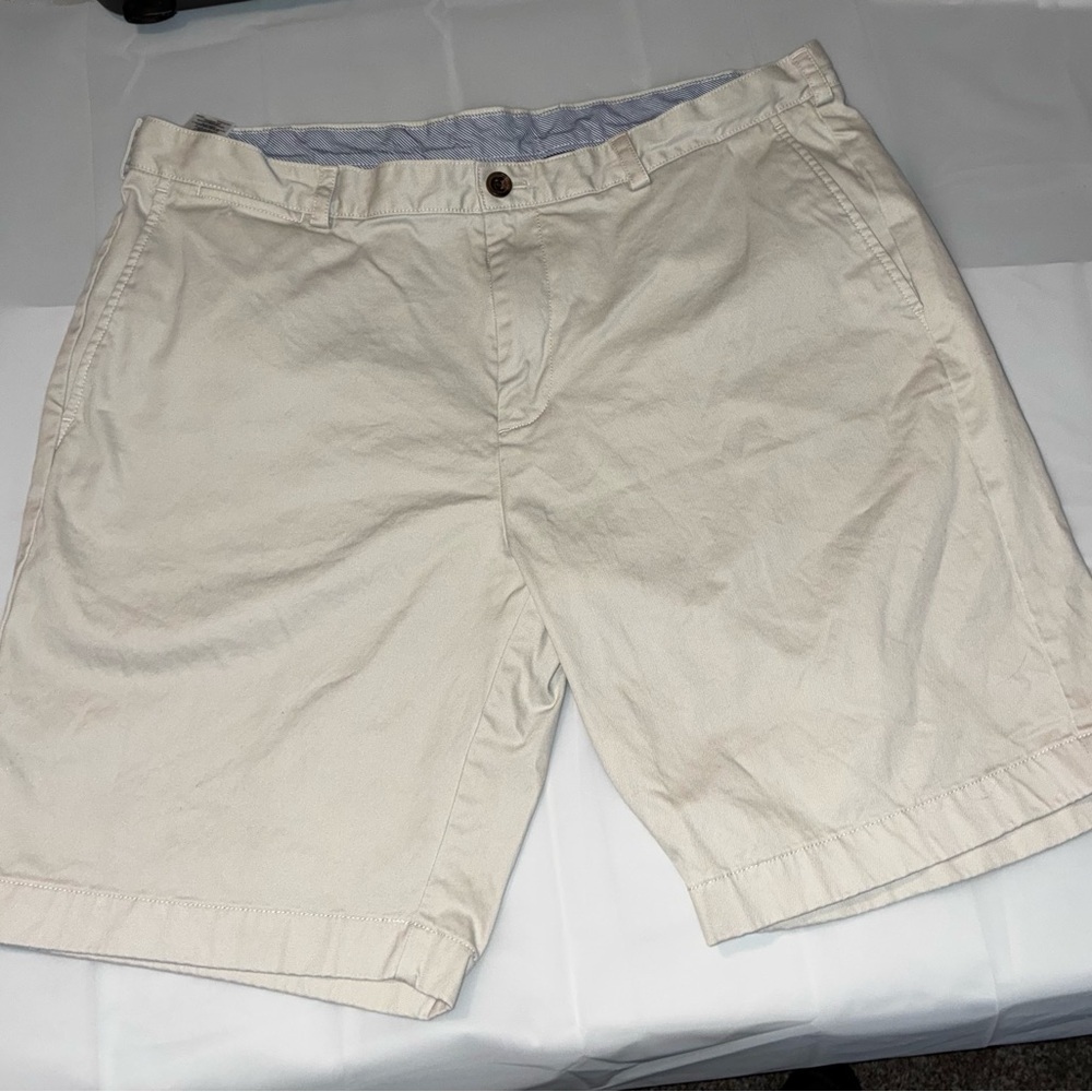 💰Brooks Brothers men’s 40 Waist Khaki Flat Front Chino Shorts 10” Golf